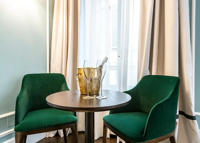 Glimpse Hotel